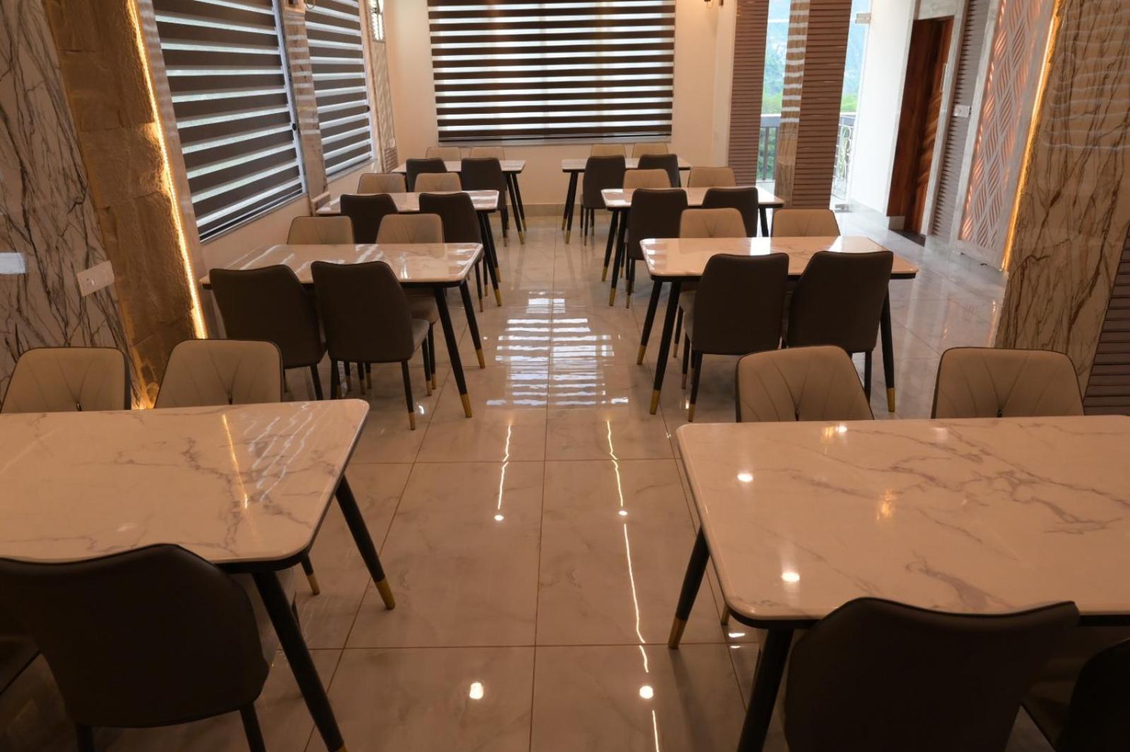Hotel Udit Inn Rudraprayāg Екстериор снимка