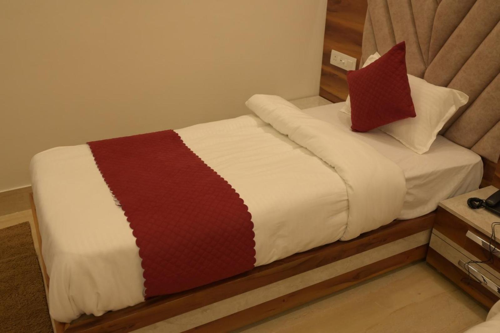 Hotel Udit Inn Rudraprayāg Екстериор снимка